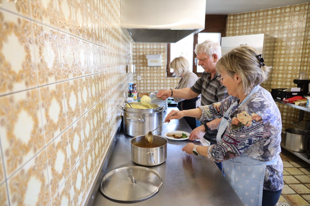Un repas, du lien et de la chaleur humaine à Saignelégier