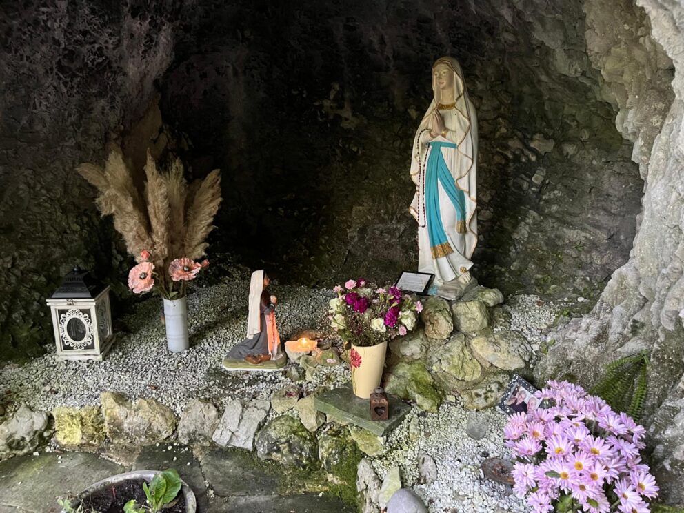 Pèlerinage à la Grotte de Notre-Dame du Vainé